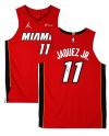 Maillot Authentic rouge « Statement » de la marque Jordan, signé par Jaime Jaquez Jr. des Miami Heat