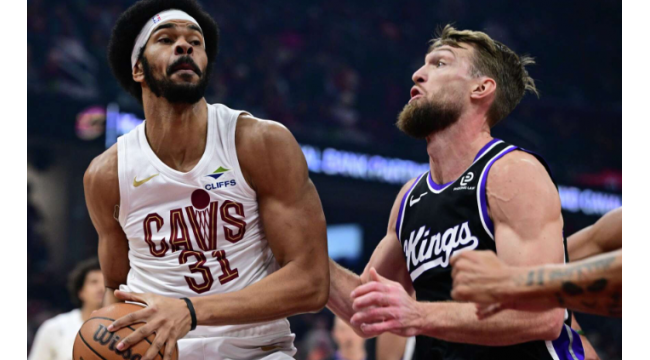 Mitchell marque 33 points, Mobley ajoute 29 et 13 tableaux pour accélérer les Cavaliers à la victoire 123-118 sur les Kings