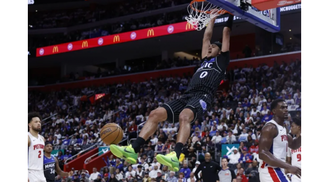 Top-seeded Pistons choqués dans le match 1 comme Magic jamais trace