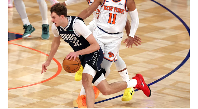 Cooper Flagg revient pour aider les Mavericks à battre les Knicks alors que la pluie de boos tombe au Madison Square Garden