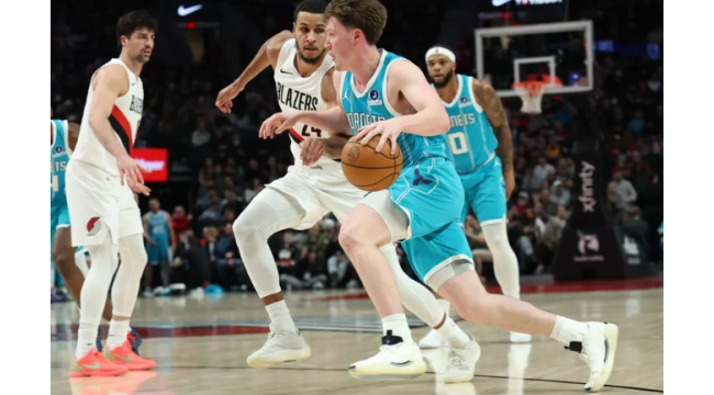 Les Hornets reviennent de 19 pour vaincre les Trail Blazers