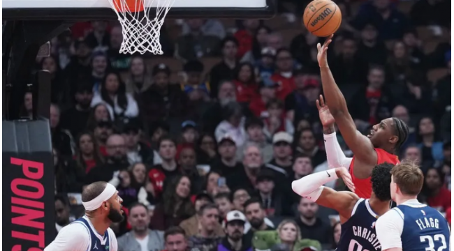 RJ Barrett et les Raptors passent les Mavericks