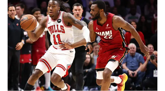 Le record de la saison d'Ayo Dosunmu, 29 points, mène les Bulls à court terme devant le Heat, 125-118