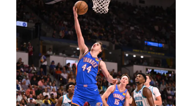 Mark Daigneault est fier du retour de Nikola Topic au basket pour l'OKC Blue