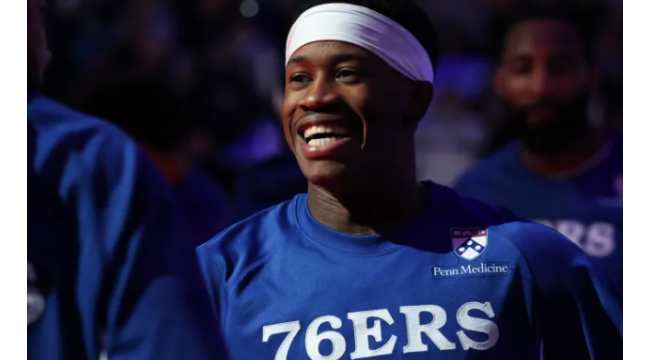 Tyrese Maxey célèbre la maturité de VJ Edgecombe dans une performance remarquable Game 2