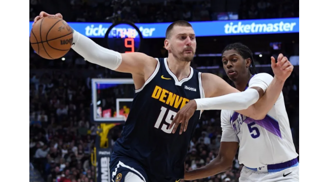 Les Warriors visent à prendre des séries de saison au-dessus du pic des Nuggets