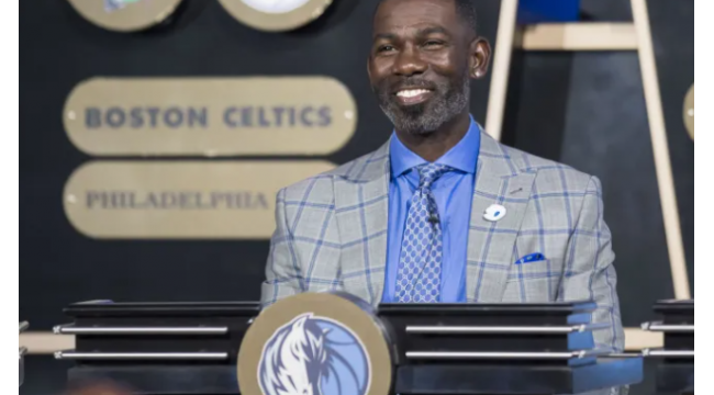 Mavericks abandonner énorme GM chasse calendrier, la légende de la NBA Michael Finley fait son cas