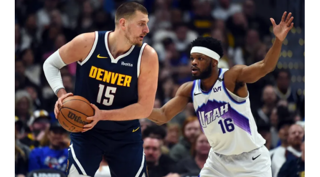 Nikola Jokic triple-double ascenseur Nuggets au-delà du Jazz