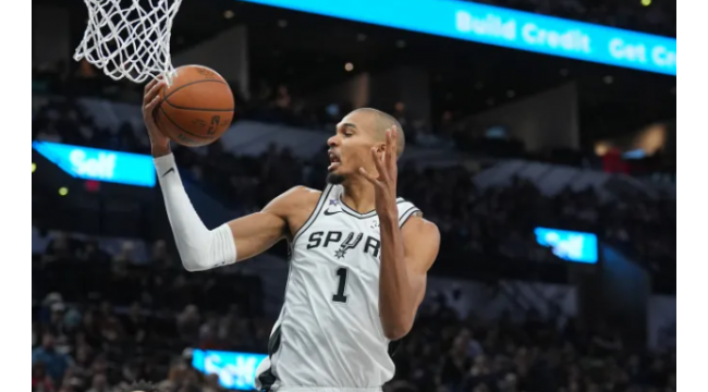 Les Spurs signent un rebondeur de 6 pieds 10 pour renforcer le front court avec Victor Wembanyama