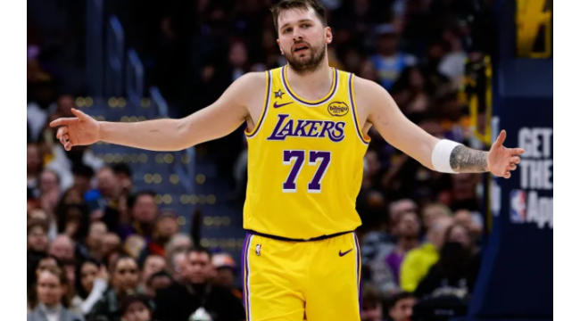 Luka Doncic des Lakers peut avoir échappé à une balle de blessure majeure, selon un initié