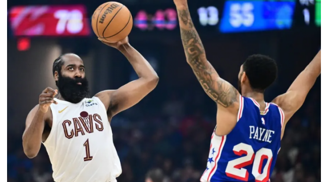 James Harden atteint le plateau de 29 000 points alors que les Cavs déchirent les 76ers