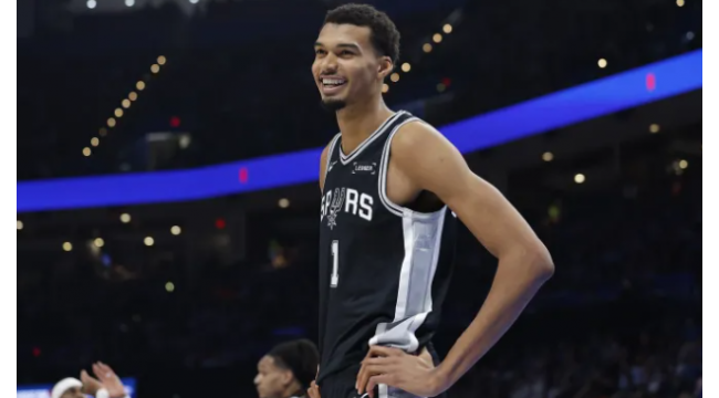 Victor Wembanyama admet qu'il n'est pas pris à regarder ses points forts en arrière