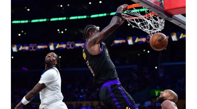 Lakers exécutant aux deux extrémités sans LeBron James Bulls à la suite