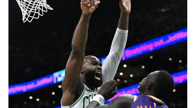 L'effort de 41 points de Jaylen Brown pousse les Celtics devant les Suns