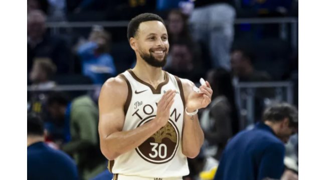 Les Warriors prévoient de réunir Stephen Curry avec 16 millions de dollars trois fois champion de la NBA via rachat