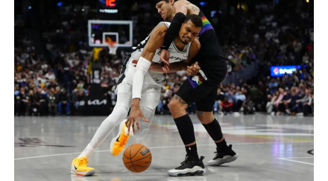NBA roundup: Nuggets snap 11 matchs de victoire des Spurs en heures supplémentaires