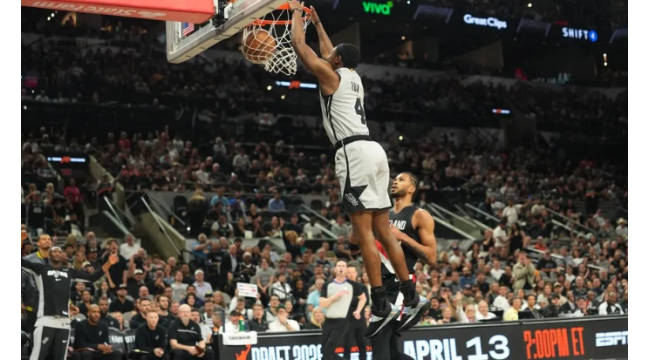 Bench aide les Spurs à surmonter les Blazers, clinch la graine n ° 2 de West