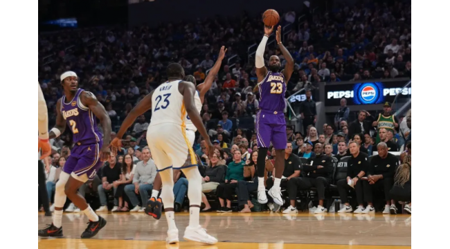 LeBron James éclatait dans la victoire des Lakers sur les Warriors