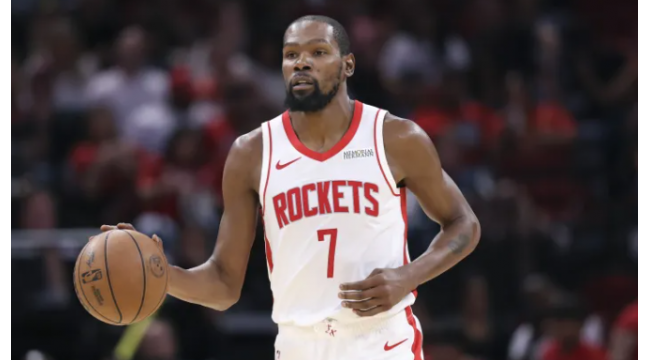 Kevin Durant dépasse Michael Jordan sur la liste de tous les temps de la NBA