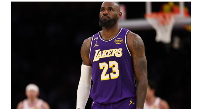 Caitlin Clark envoie un message de 11 mots à LeBron James après les confessions surprenantes de la star des Lakers