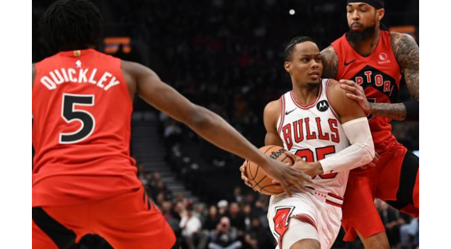 Brandon Ingram marque 33 points alors que les Raptors battent les Bulls 123-107