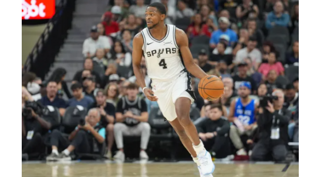 Mitch Johnson félicite De'Aaron Fox d'équilibrer ses performances All-Star et son leadership superbe