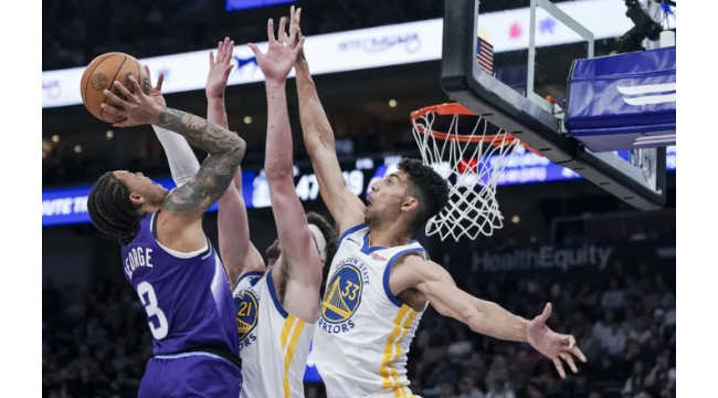 Le 3-pointeur de Blake Hinson pousse le Jazz à gagner les Warriors