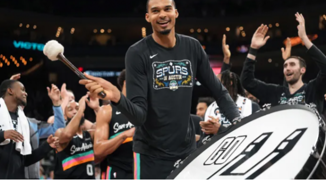 Victor Wembanyama admet que les Knicks lui ont donné et aux Spurs une leçon précieuse en blowout