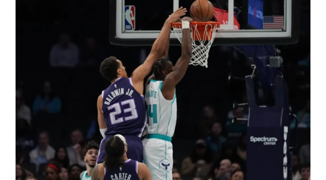 Les Hornets égalent le record de franchise avec 26 3s, écraser les Kings