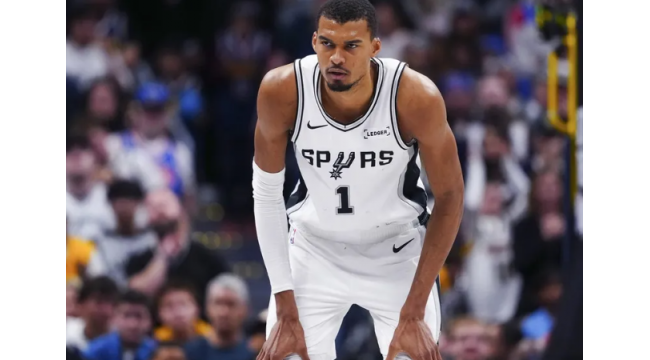 Victor Wembanyama (côte) devrait revenir cette semaine