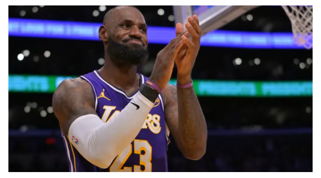 LeBron James a passé sur la liste de tous les temps de l'Ohio par Furman commit Cameron Elwer de Delphos St. John's