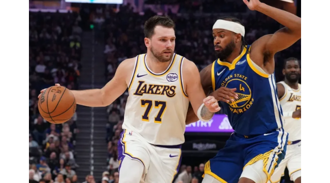 Luka Doncic a un joyeux anniversaire alors que les Lakers écrasent les Warriors