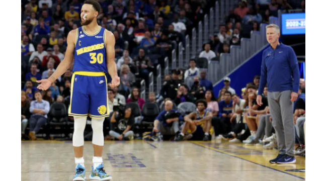 Steve Kerr salue le match de Stephen Curry contre les Clippers comme l'un des plus grands
